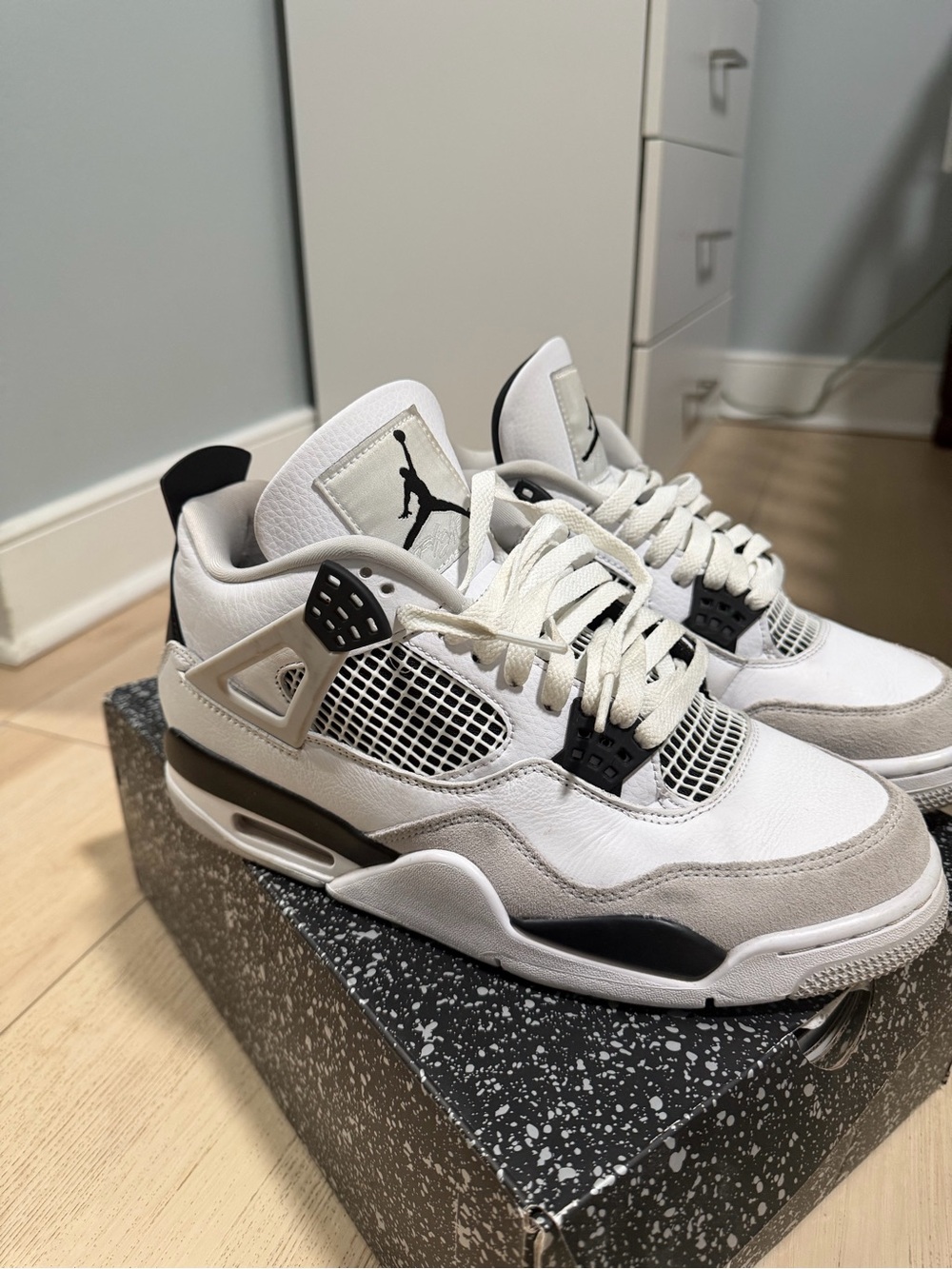 Jordan 4 Retro militarys